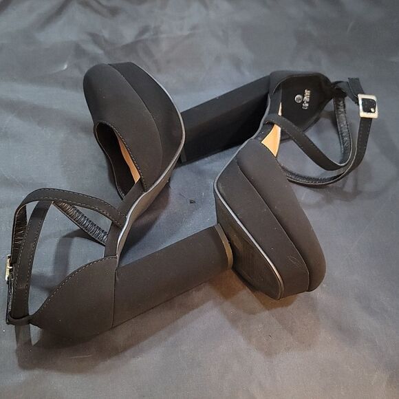 BRAND NEW TOP MODA JANE CRISS-CROS STRAP PLATFORM PUMP - Picture 6 of 16